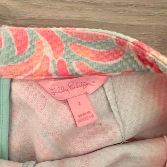 Lilly Pulitzer Patterned Shorts - Picture 2 of 3